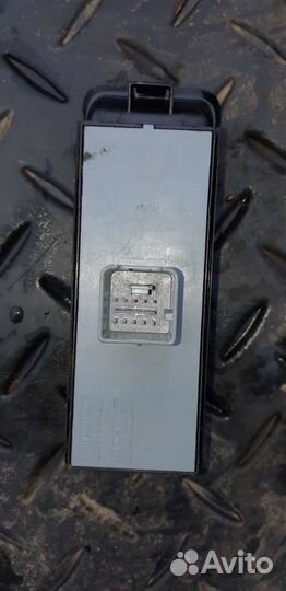 Блок стеклоподъемников Volkswagen Polo седан