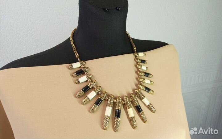 Комплект бижутерии серьги и колье