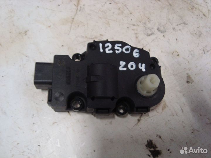 Моторчик заслонки печки W204 M271 A2219066900