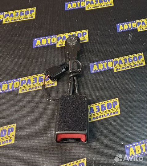 Ответная часть ремня безопасности Opel Astra