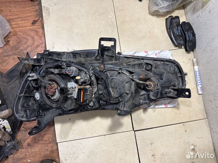 Фара правая Mitsubishi outlander xl после 2009