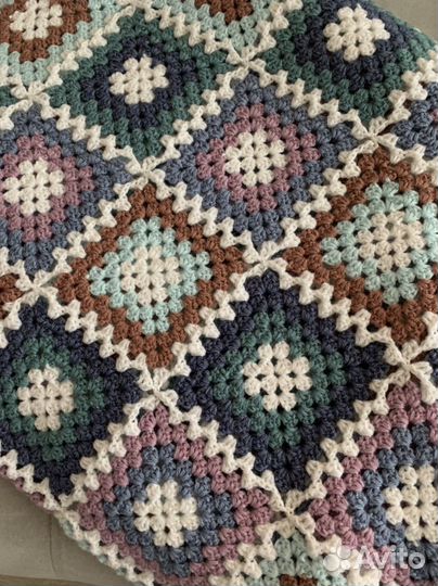 Пледы и покрывало