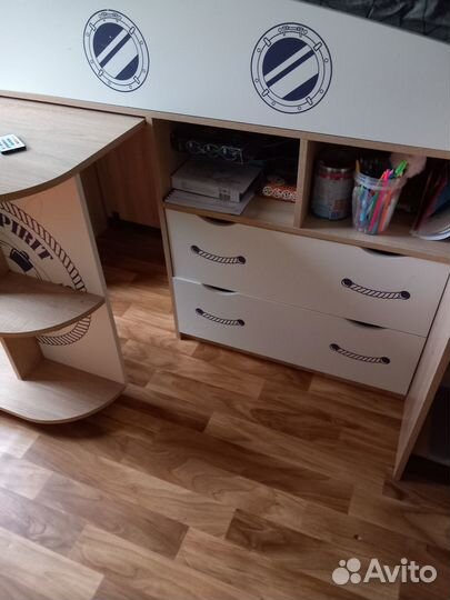 Кровать чердак со столом бу