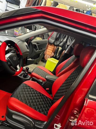 Швея портной в ателье