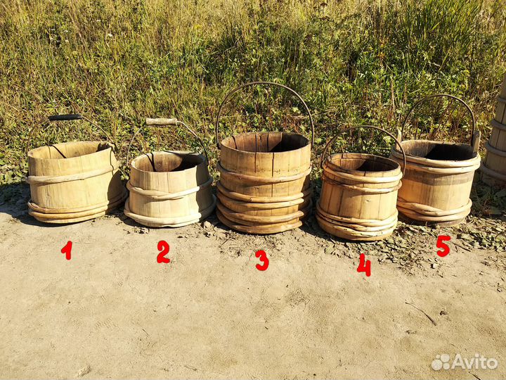 Старинные деревянные ведра