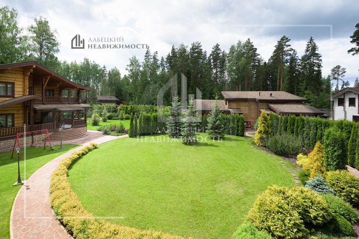 Дом 525 м² на участке 59 сот.