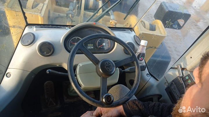 Фронтальный погрузчик SEM 656D, 2015