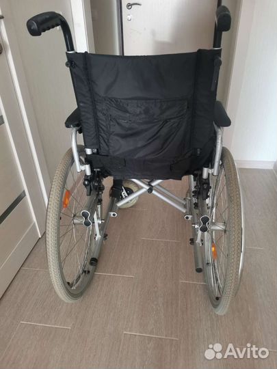 Инвалидная коляска складная бу