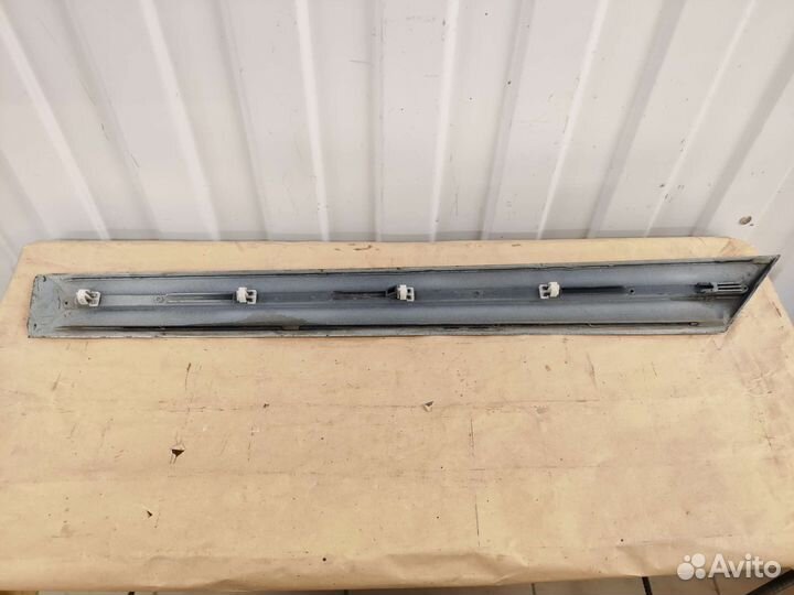 Молдинг задней правой двери Honda Civic 8 4D