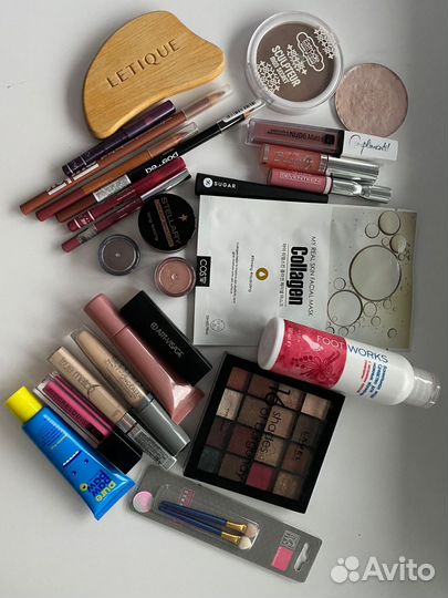 Набор косметики для лица тела макияжа