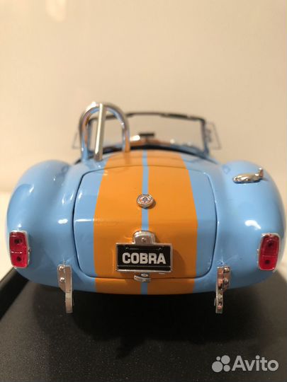 Модель автомобиля Shelby Cobra 427 S/C 1:18