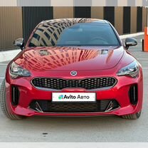 Kia Stinger 2.0 AT, 2018, 140 000 км, с пробегом, цена 2 990 000 руб.