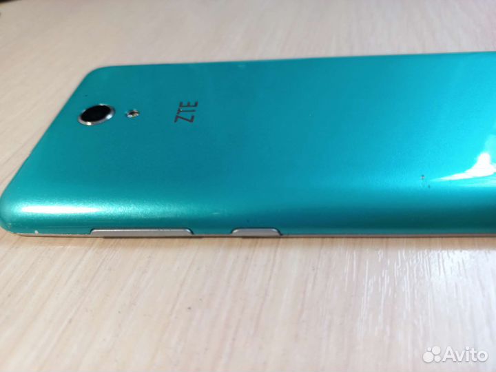 Телефон ZTE