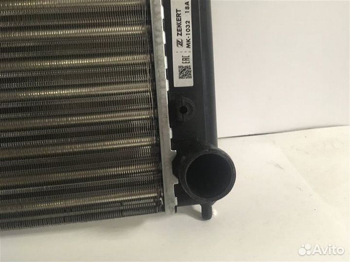 Радиатор охлаждения Volkswagen Passat B3 1988-1993