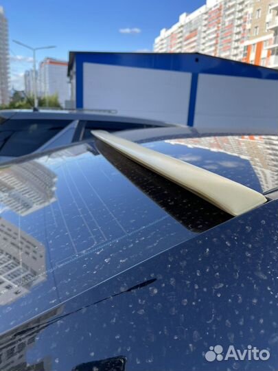 Спойлер козырек на заднее стекло camry 50