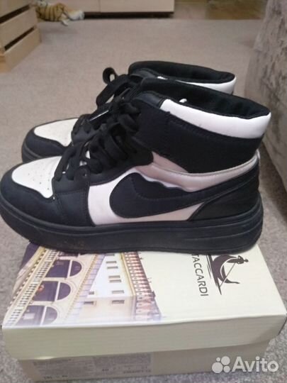 Кроссовки женские 38 размер