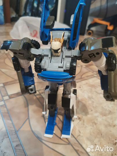 Робот Тобот
