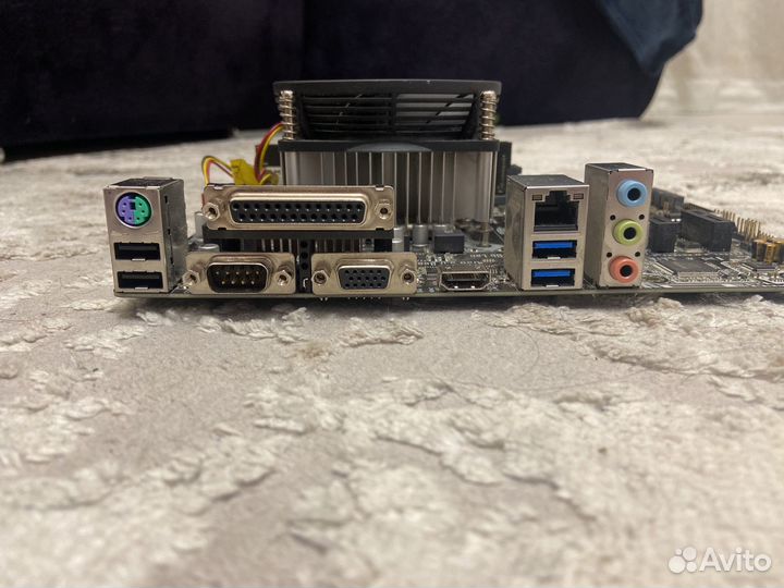 Материнская плата с процессором и памятью