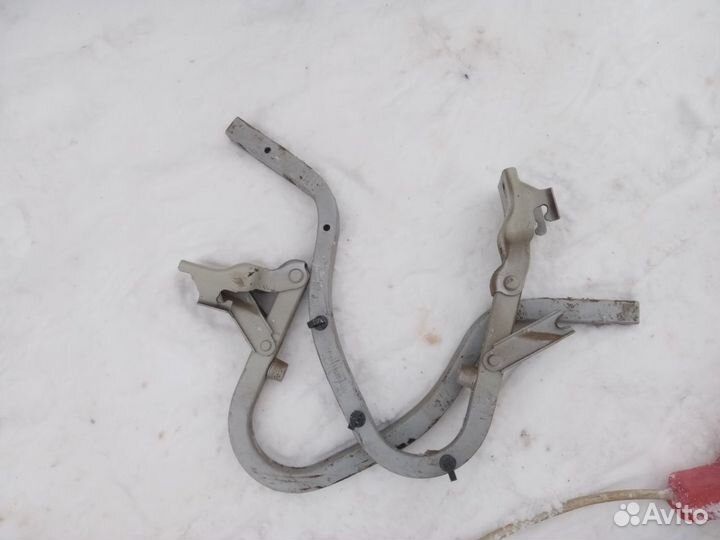 Петля крышки багажника седан Kia Rio 2