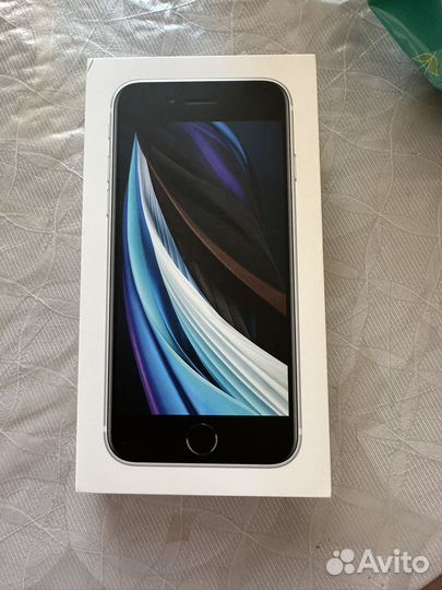 Телефон iPhone se 2020