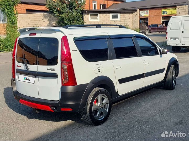 LADA Largus 1.6 МТ, 2018, битый, 168 000 км