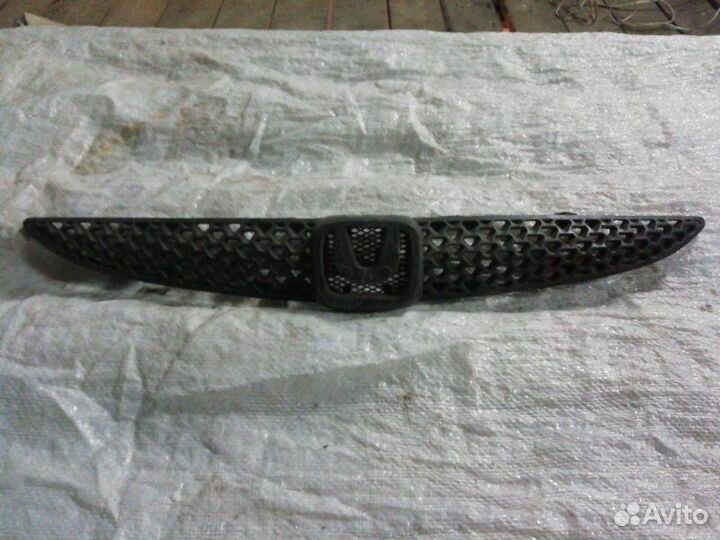 Решетка радиатора передняя Honda Fit