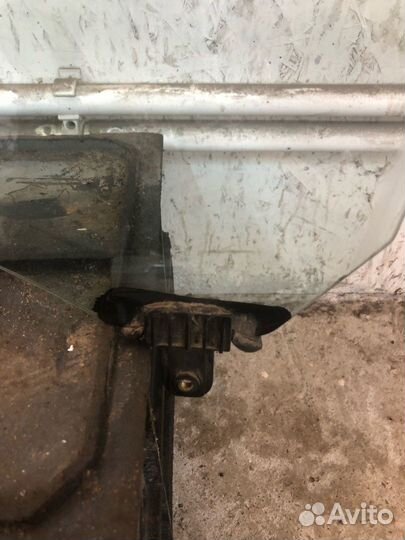 Стекло переднее левое Hyundai ix35 2010 г