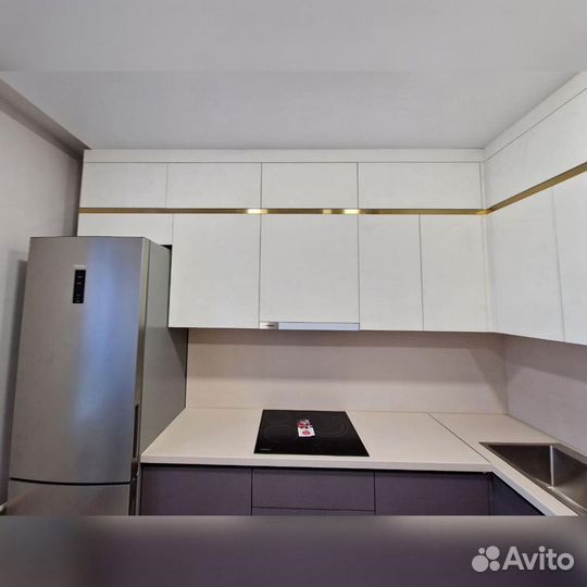 Кухня на заказ без ручек Кухонный гарнитур