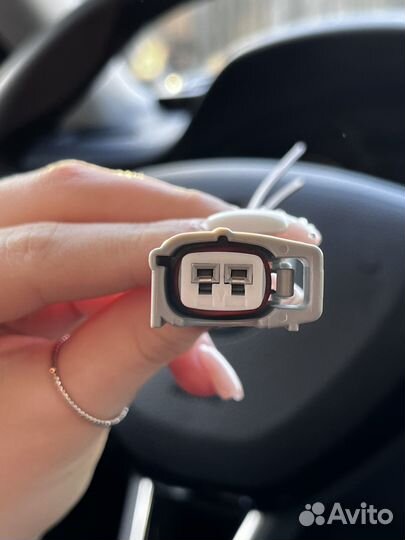 Разъем на топливную форсунку Toyota