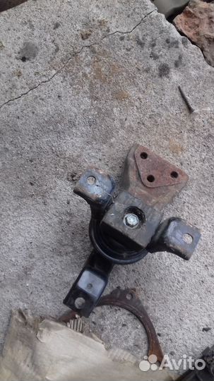 Подушка двигателя мицубиси лансер 9