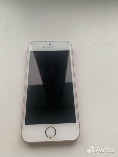 iPhone SE, 32 ГБ