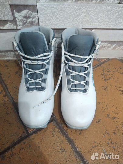Лыжные ботинки классические
