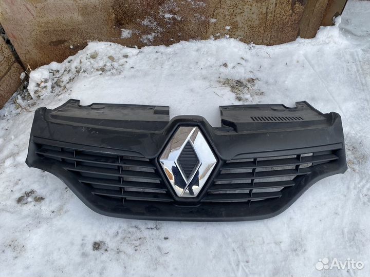 Решетка лено logan