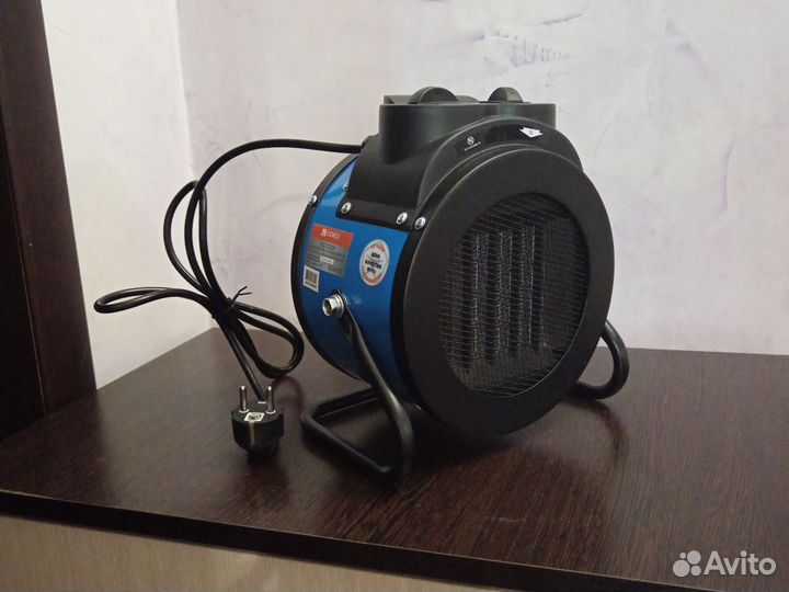 Керамический обогреватель тепло вентилятор новый