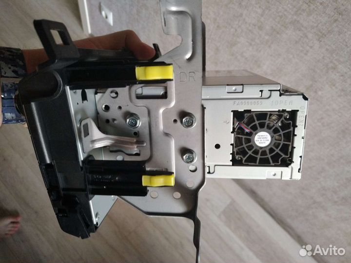 Продам магнитолу рав4