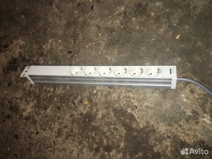 Блок силовых розеток Knurr