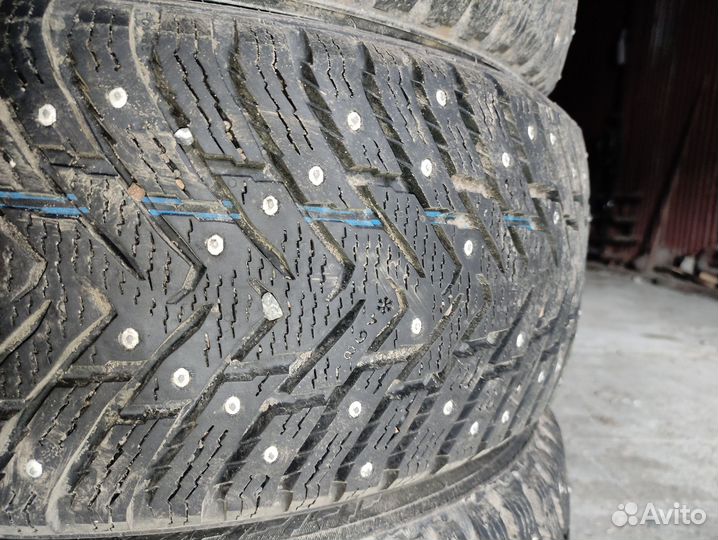 Nokian Tyres Hakkapeliitta 8 215/55 R17 98T