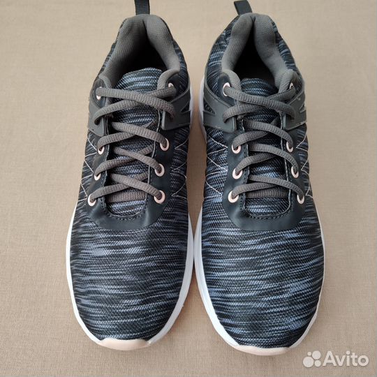 Кроссовки Crane новые 39-40 женские