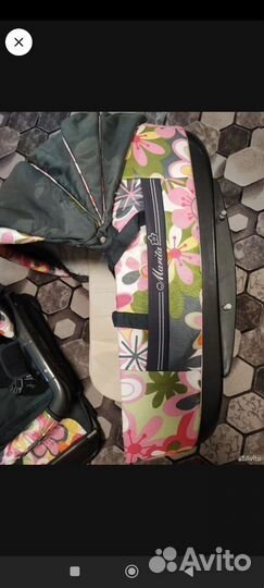 Прогулочная коляска с надувными колесами