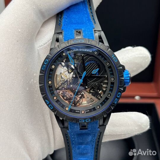 Часы Roger Dubuis