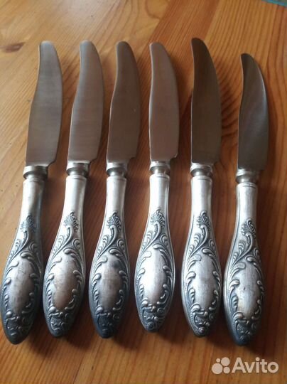 Мельхиоровых вилки, ложки, ножи