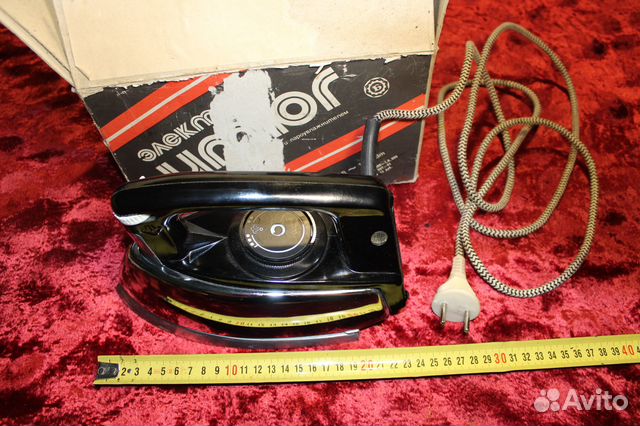 Утюг электр. с терморегулятором и пароувлажнителем