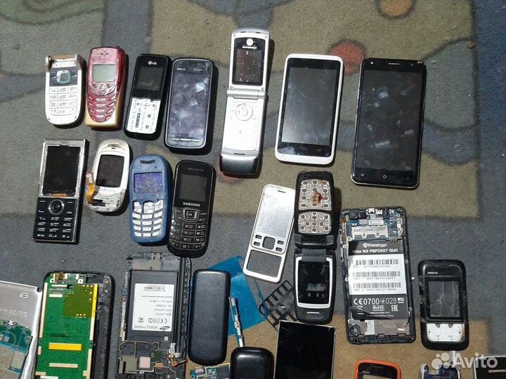 Запчасти на телефон