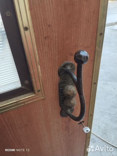 Железная дверь