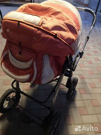 Прогулочная коляска