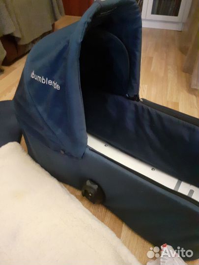 Коляска для двойняшек Bumbleride +люльки