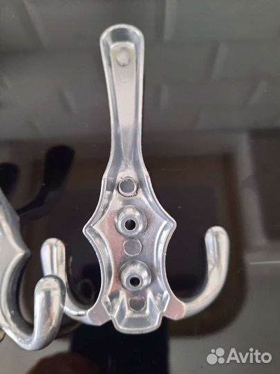 Крючок настенный