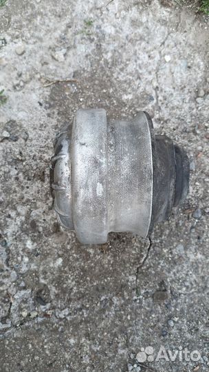 Подушка двигателя м102