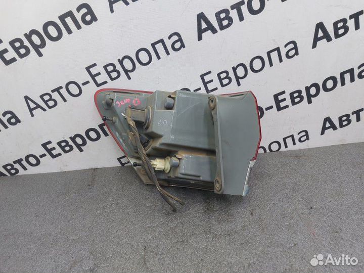 Фонарь в крыло задний правый Jeep Grand Cherokee