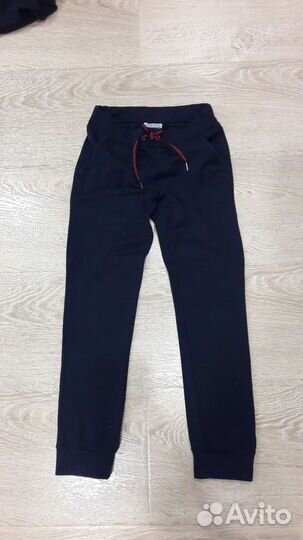 Спортивный костюм для девочки 128 -134